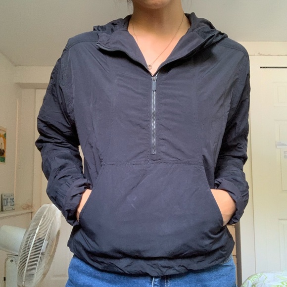 Lululemon cropped black hoodie - Picture 1 of 3